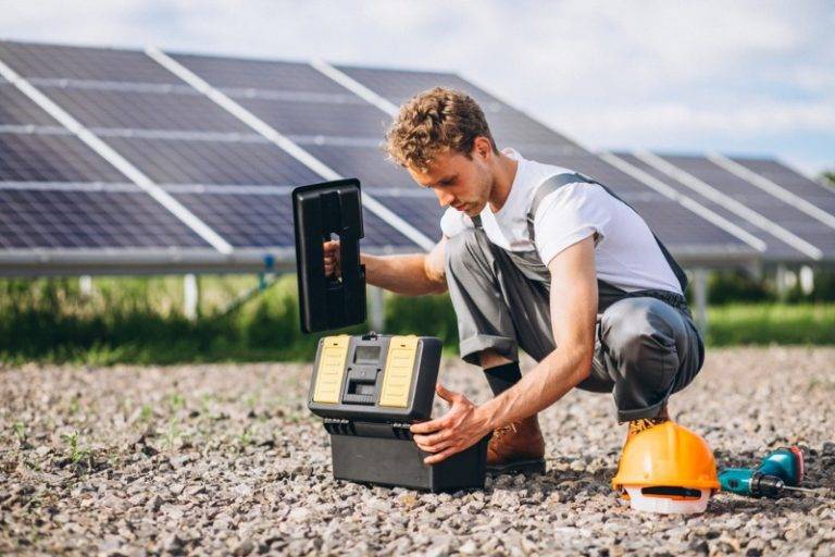 DIY solar generator